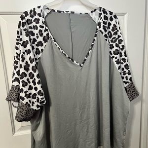 Multi Color animal print  bundle tops size 4xl